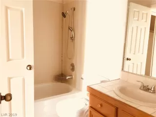 Photo #5: 2093492 Listing 