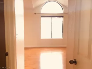 Photo #6: 2093492 Listing 