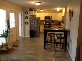 Photo #5: 2093567 Listing 