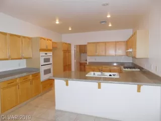 Photo #4: 2093613 Listing 