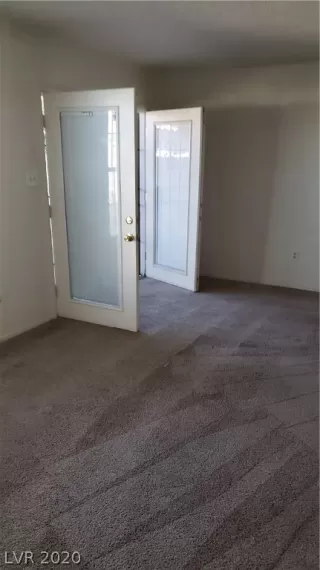 Photo #5: 2093634 Listing