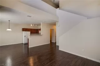 Photo #3: 2093678 Listing