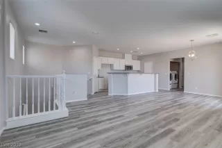 Photo #3: 2093745 Listing 