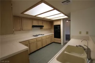 Photo #2: 2093779 Listing