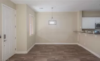 Photo #1: 2093845 Listing 