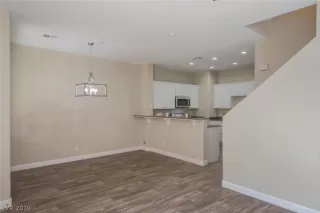 Photo #2: 2093845 Listing 