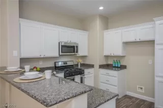 Photo #3: 2093845 Listing 