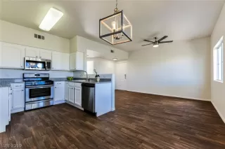 Photo #3: 2093850 Listing 