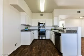 Photo #4: 2093850 Listing 