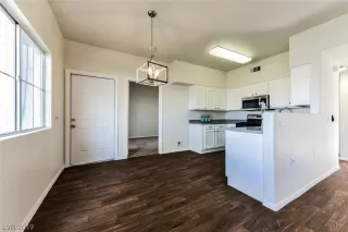 Photo #5: 2093850 Listing 