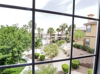 Photo #3: 2093912 Listing 