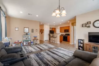 Photo #4: 2093921 Listing 