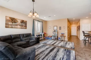 Photo #5: 2093921 Listing 