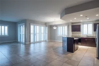 Photo #3: 2093929 Listing 