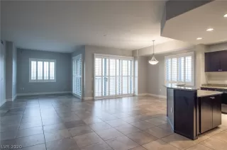 Photo #5: 2093929 Listing 