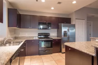 Photo #6: 2093929 Listing 