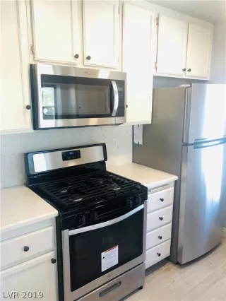 Photo #6: 2093939 Listing