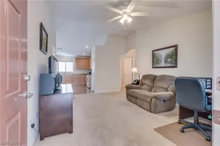 Photo #6: 2093960 Listing