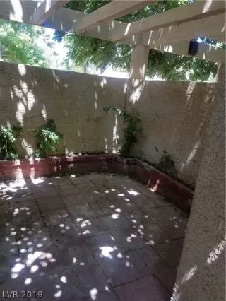 Photo #3: 2093963 Listing 