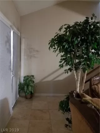 Photo #6: 2093963 Listing 