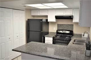 Photo #4: 2093965 Listing 