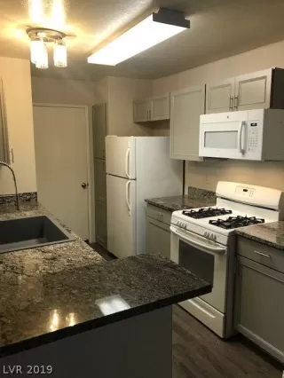 Photo #1: 2093969 Listing 