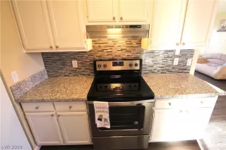 Photo #2: 2093998 Listing 