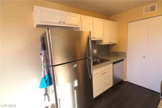 Photo #3: 2093998 Listing 