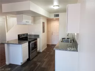 Photo #1: 2094072 Listing 