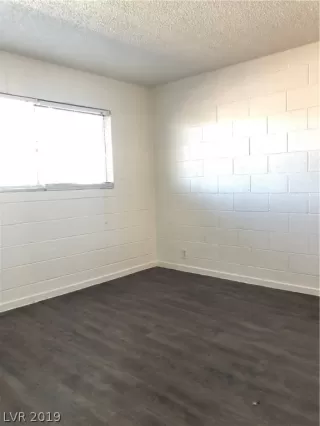 Photo #5: 2094074 Listing