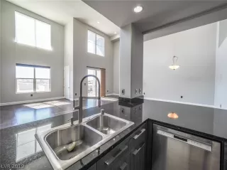 Photo #2: 2094098 Listing