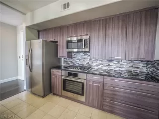 Photo #4: 2094098 Listing