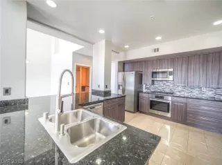 Photo #6: 2094098 Listing