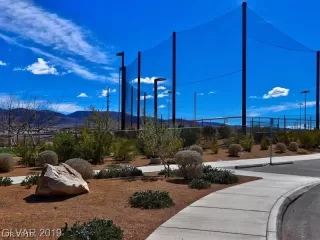 Photo #4: 2094101 Listing 