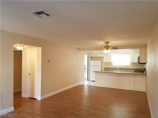 Photo #2: 2094103 Listing