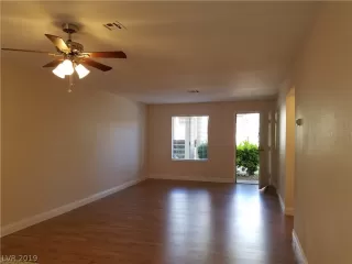 Photo #4: 2094103 Listing