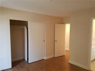 Photo #6: 2094103 Listing