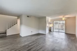 Photo #6: 2094121 Listing
