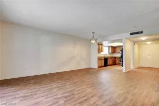 Photo #5: 2094159 Listing 