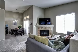 Photo #3: 2094199 Listing