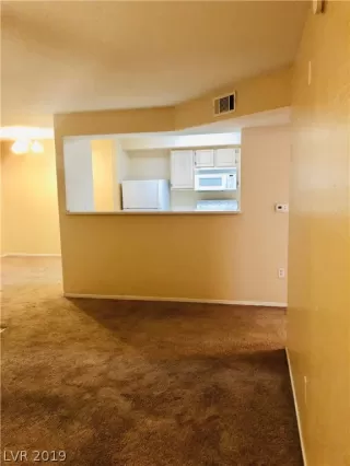 Photo #5: 2094225 Listing