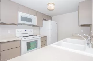 Photo #6: 2094276 Listing