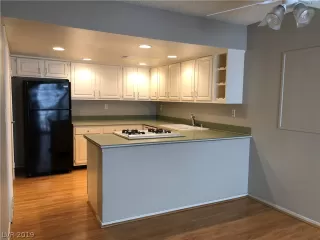 Photo #5: 2094279 Listing 