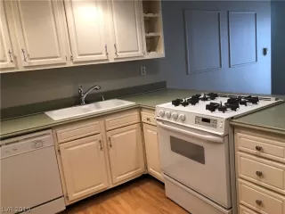 Photo #6: 2094279 Listing 