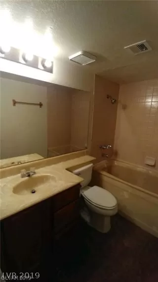 Photo #2: 2094416 Listing