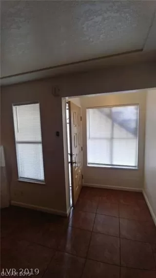 Photo #3: 2094416 Listing