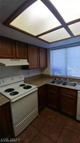 Photo #5: 2094416 Listing