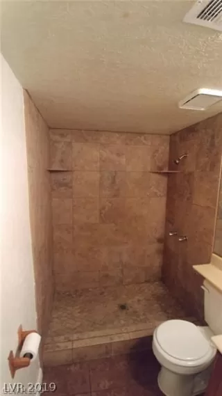 Photo #6: 2094416 Listing