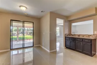 Photo #6: 2094436 Listing