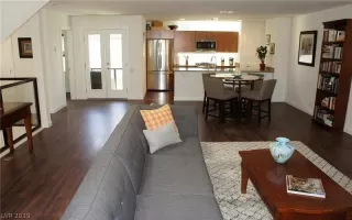 Photo #6: 2094444 Listing 